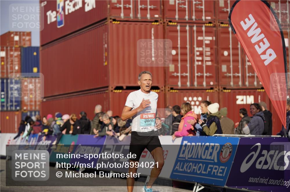 03.10.2025 - Köhlbrandbrückenlauf Michael Burmester http://msf.ph/oto/8994021 03.10.2025 09:55:38 Ziel 1048, 1490, 2703, 2934, 3789 meine-sportfotos.de