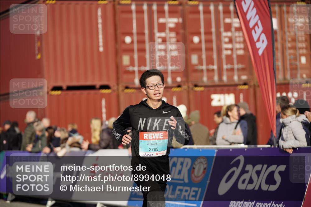 03.10.2025 - Köhlbrandbrückenlauf Michael Burmester http://msf.ph/oto/8994048 03.10.2025 09:55:41 Ziel 1028, 1048, 1490, 3007, 3789 meine-sportfotos.de
