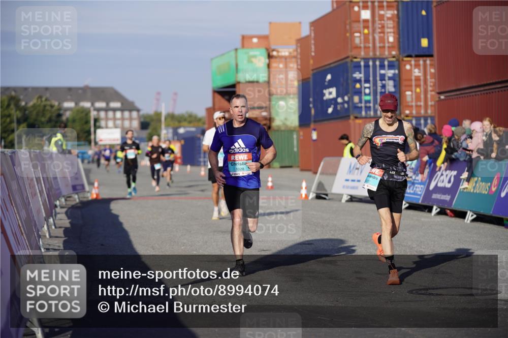 03.10.2025 - Köhlbrandbrückenlauf Michael Burmester http://msf.ph/oto/8994074 03.10.2025 09:55:45 Ziel 1028, 3007, 3494, 3789 meine-sportfotos.de