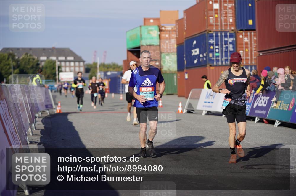 03.10.2025 - Köhlbrandbrückenlauf Michael Burmester http://msf.ph/oto/8994080 03.10.2025 09:55:45 Ziel 1028, 3007, 3494, 3789 meine-sportfotos.de