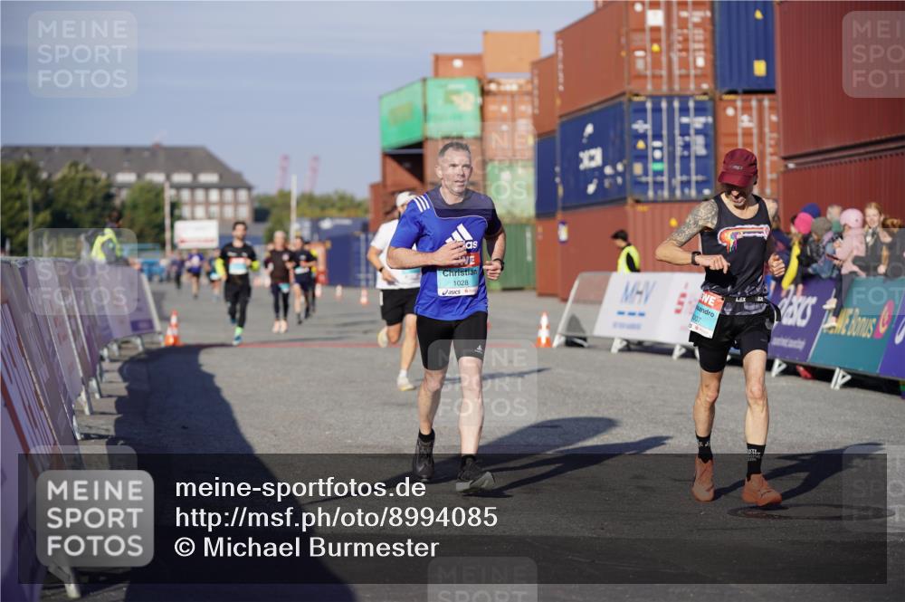 03.10.2025 - Köhlbrandbrückenlauf Michael Burmester http://msf.ph/oto/8994085 03.10.2025 09:55:45 Ziel 1028, 3007, 3494, 3789 meine-sportfotos.de