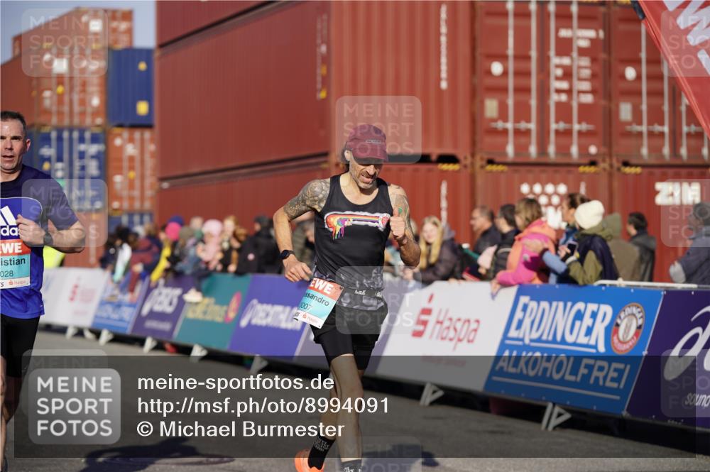 03.10.2025 - Köhlbrandbrückenlauf Michael Burmester http://msf.ph/oto/8994091 03.10.2025 09:55:46 Ziel 1028, 3007, 3494, 3789 meine-sportfotos.de