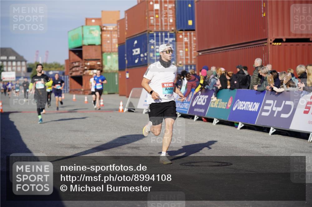 03.10.2025 - Köhlbrandbrückenlauf Michael Burmester http://msf.ph/oto/8994108 03.10.2025 09:55:48 Ziel 1028, 1224, 3007, 3494 meine-sportfotos.de