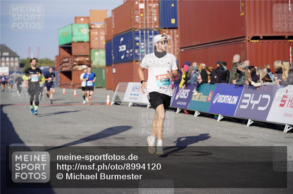 03.10.2025 - Köhlbrandbrückenlauf Michael Burmester http://msf.ph/oto/8994120 03.10.2025 09:55:48 Ziel 1028, 1224, 3007, 3494 meine-sportfotos.de