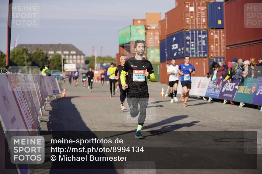 03.10.2025 - Köhlbrandbrückenlauf Michael Burmester http://msf.ph/oto/8994134 03.10.2025 09:55:51 Ziel 1020, 1028, 1036, 1224, 3007, 3143, 3181, 3494 meine-sportfotos.de
