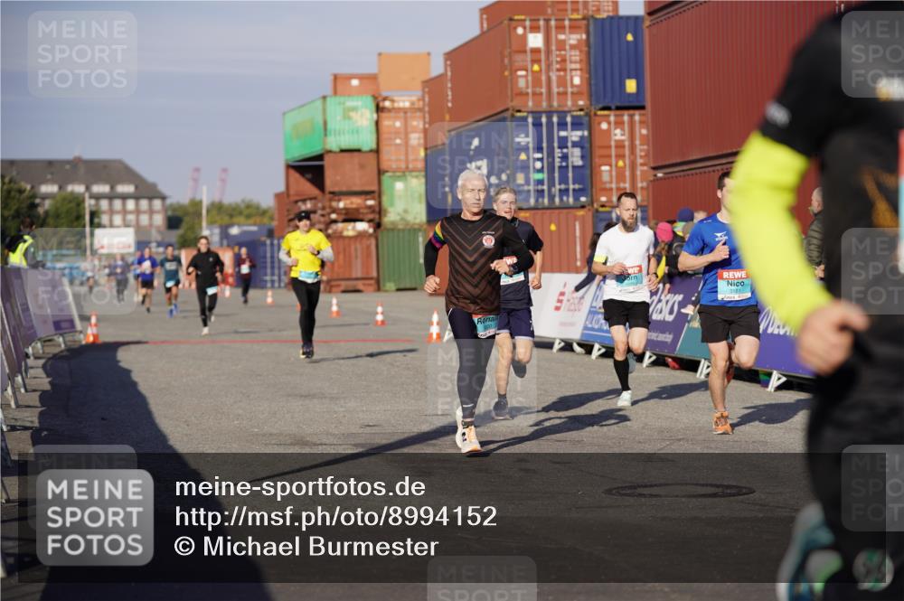 03.10.2025 - Köhlbrandbrückenlauf Michael Burmester http://msf.ph/oto/8994152 03.10.2025 09:55:53 Ziel 1020, 1028, 1036, 1224, 3007, 3143, 3181, 3332, 3494 meine-sportfotos.de