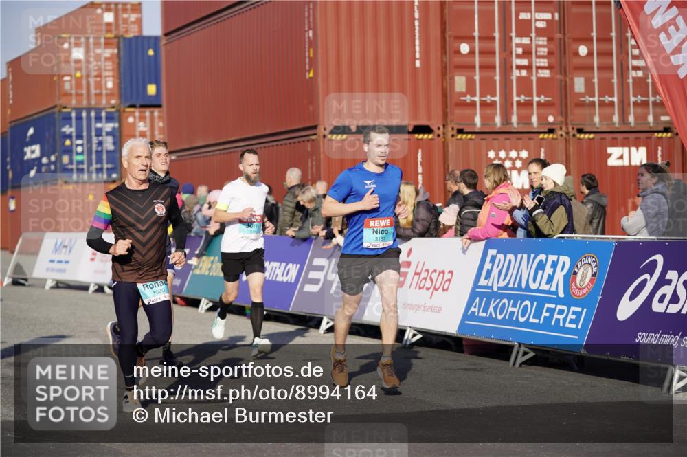 03.10.2025 - Köhlbrandbrückenlauf Michael Burmester http://msf.ph/oto/8994164 03.10.2025 09:55:54 Ziel 1020, 1036, 1224, 3143, 3181, 3332, 3494 meine-sportfotos.de