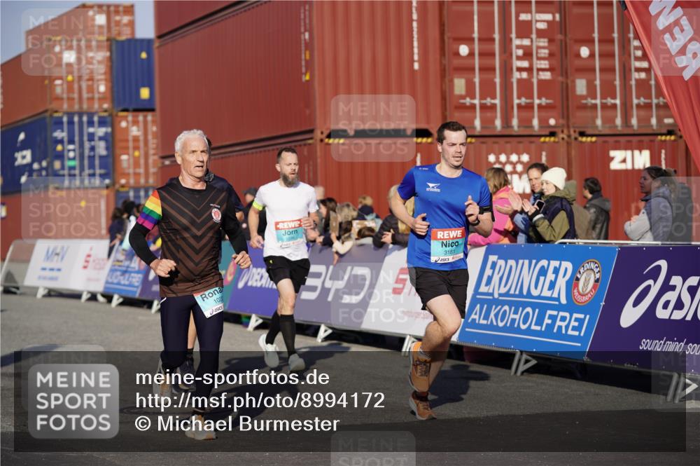 03.10.2025 - Köhlbrandbrückenlauf Michael Burmester http://msf.ph/oto/8994172 03.10.2025 09:55:54 Ziel 1020, 1036, 1224, 3143, 3181, 3332, 3494 meine-sportfotos.de