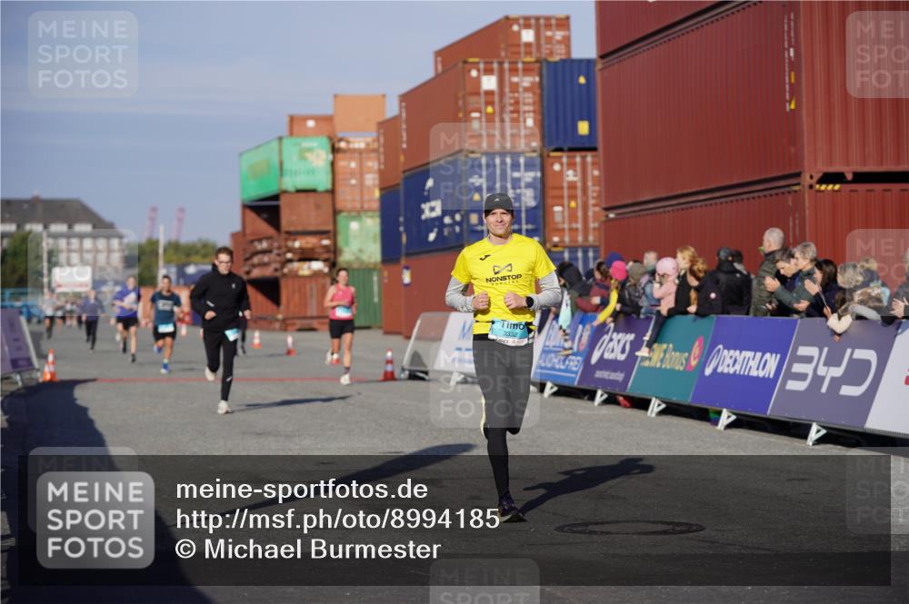 03.10.2025 - Köhlbrandbrückenlauf Michael Burmester http://msf.ph/oto/8994185 03.10.2025 09:55:56 Ziel 1020, 1036, 1095, 1224, 3143, 3181, 3332 meine-sportfotos.de