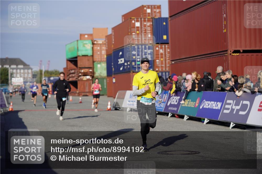 03.10.2025 - Köhlbrandbrückenlauf Michael Burmester http://msf.ph/oto/8994192 03.10.2025 09:55:56 Ziel 1020, 1036, 1095, 1224, 3143, 3181, 3332 meine-sportfotos.de