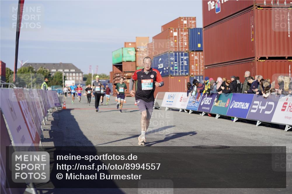 03.10.2025 - Köhlbrandbrückenlauf Michael Burmester http://msf.ph/oto/8994557 03.10.2025 09:56:30 Ziel 1085, 1103, 1421, 3402, 3544, 3763 meine-sportfotos.de
