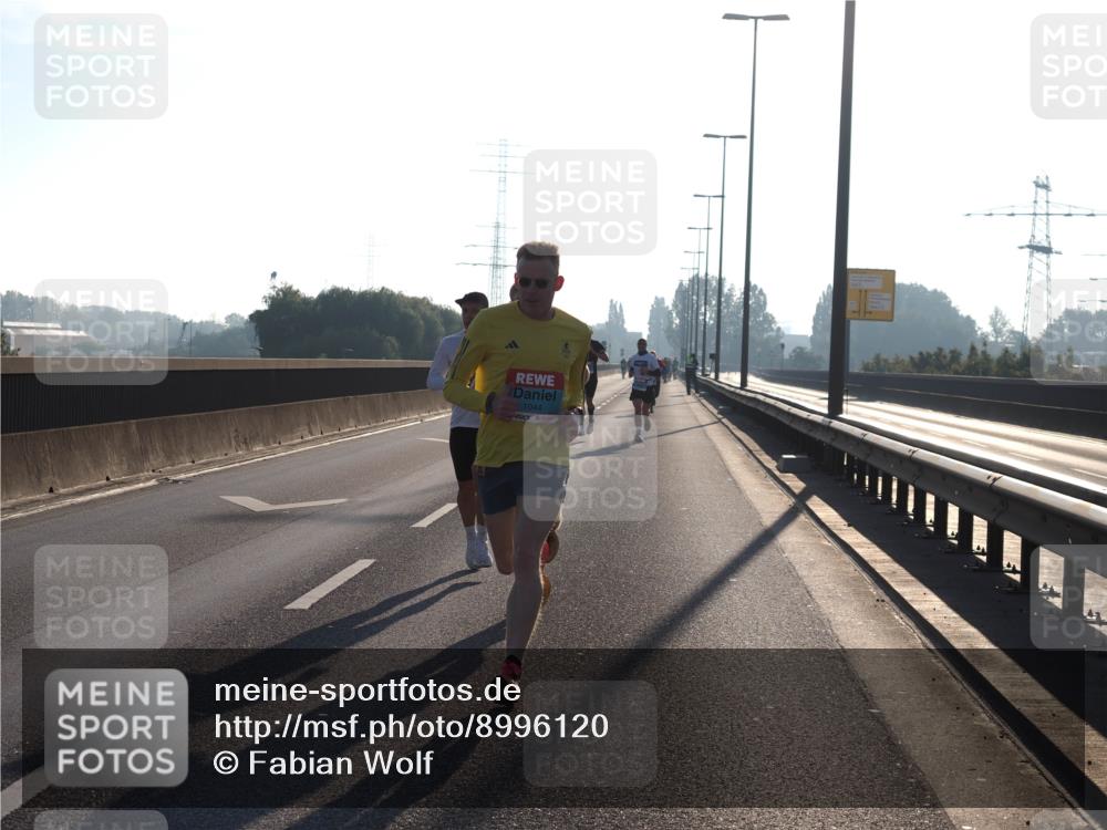 03.10.2025 - Köhlbrandbrückenlauf Fabian Wolf http://msf.ph/oto/8996120 03.10.2025 09:12:27 Position 3 1044 meine-sportfotos.de