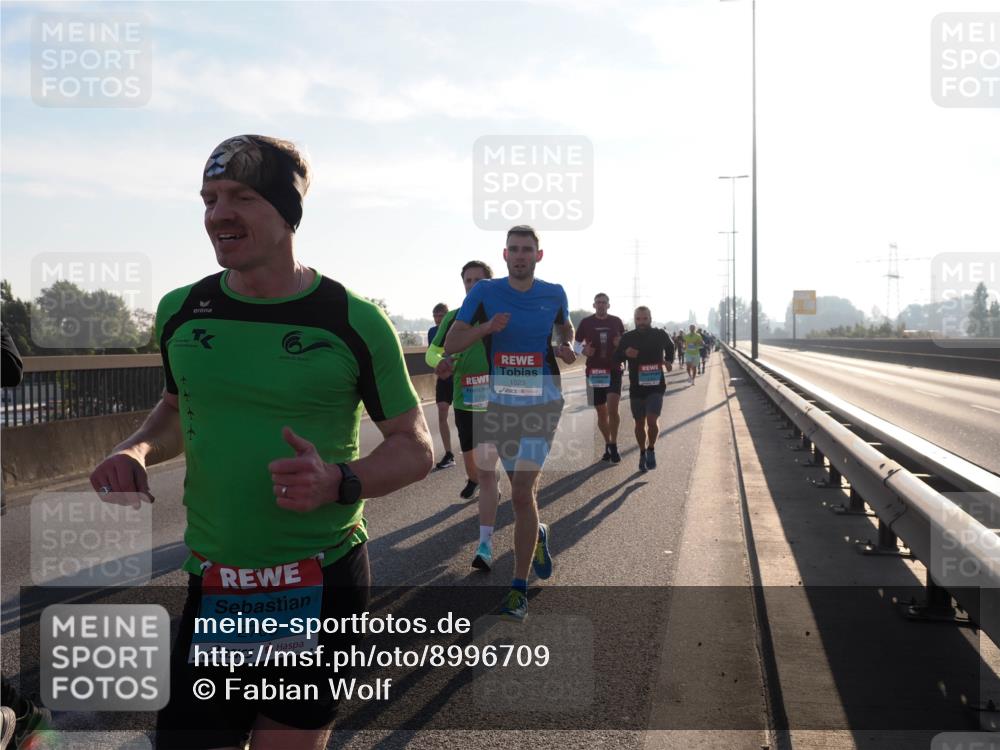 03.10.2025 - Köhlbrandbrückenlauf Fabian Wolf http://msf.ph/oto/8996709 03.10.2025 09:13:20 Position 3 2703, 1023 meine-sportfotos.de
