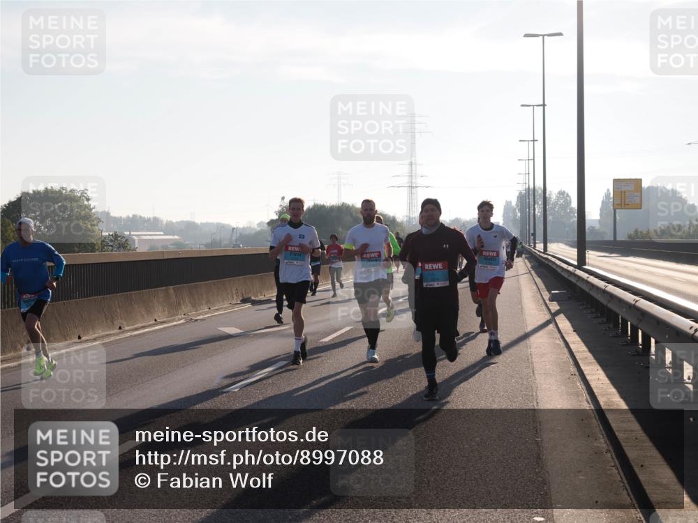 03.10.2025 - Köhlbrandbrückenlauf Fabian Wolf http://msf.ph/oto/8997088 03.10.2025 09:14:06 Position 3  meine-sportfotos.de