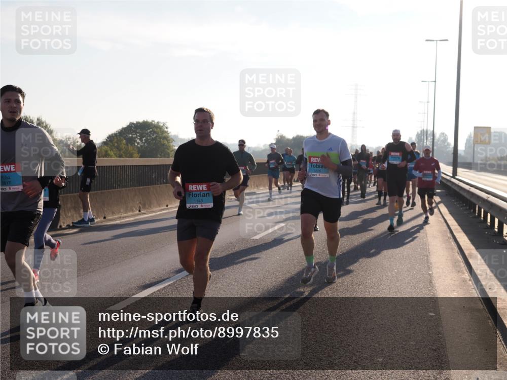 03.10.2025 - Köhlbrandbrückenlauf Fabian Wolf http://msf.ph/oto/8997835 03.10.2025 09:15:20 Position 3 3817, 1146, 1226 meine-sportfotos.de