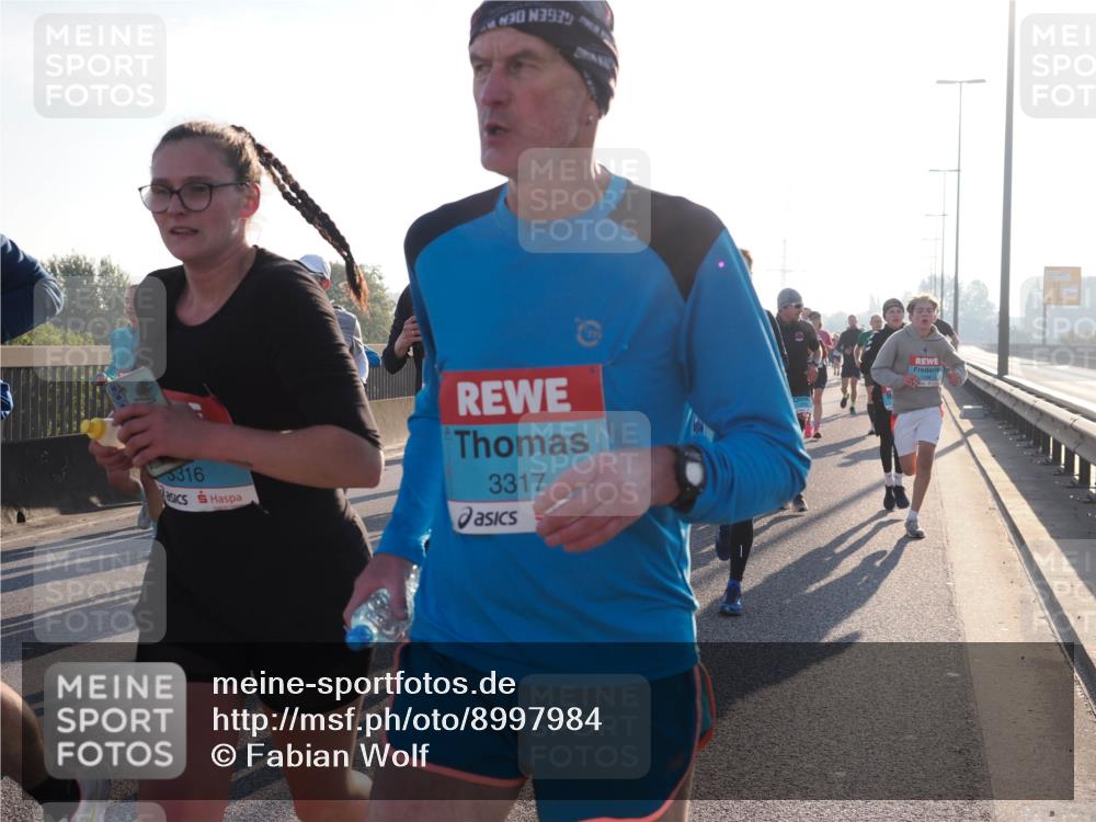 03.10.2025 - Köhlbrandbrückenlauf Fabian Wolf http://msf.ph/oto/8997984 03.10.2025 09:15:25 Position 3 3316, 3317 meine-sportfotos.de