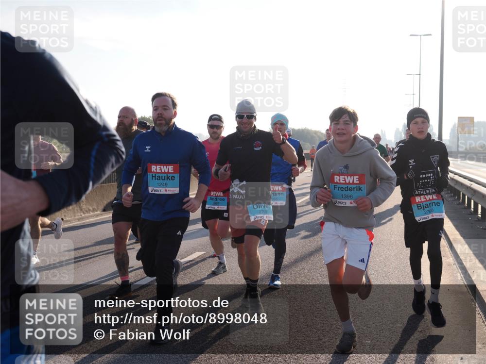 03.10.2025 - Köhlbrandbrückenlauf Fabian Wolf http://msf.ph/oto/8998048 03.10.2025 09:15:27 Position 3 1249, 2961, 2759, 955, 1396, 2760 meine-sportfotos.de