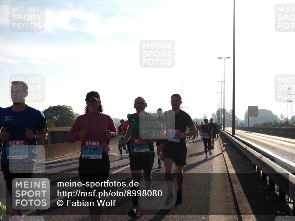 03.10.2025 - Köhlbrandbrückenlauf Fabian Wolf http://msf.ph/oto/8998080 03.10.2025 09:15:31 Position 3 3181, 1123, 3658, 3659 meine-sportfotos.de