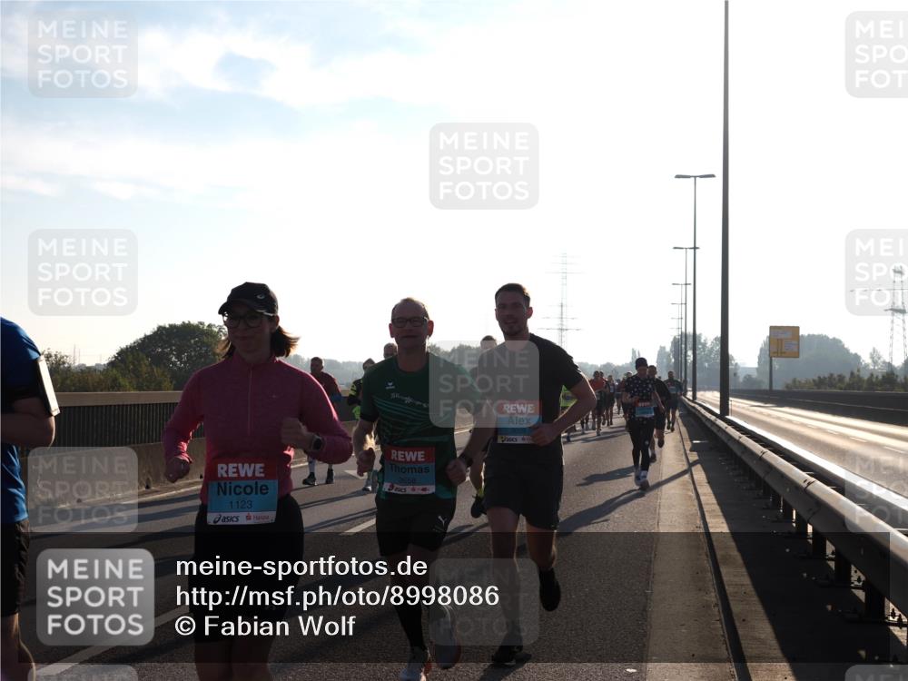 03.10.2025 - Köhlbrandbrückenlauf Fabian Wolf http://msf.ph/oto/8998086 03.10.2025 09:15:31 Position 3 1123, 3658, 3659 meine-sportfotos.de