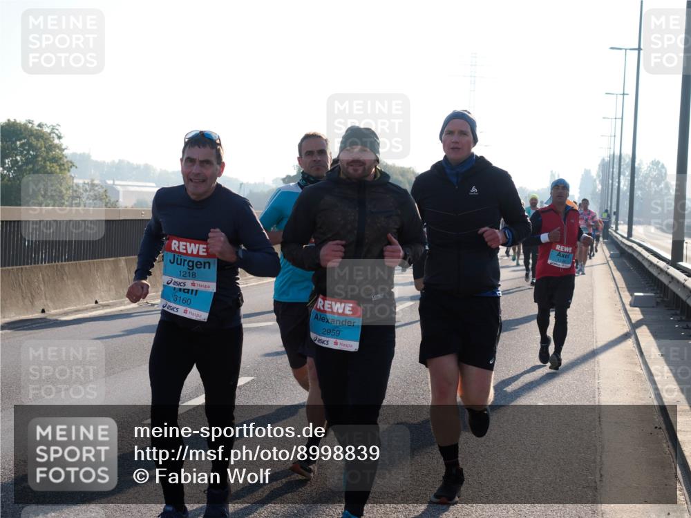 03.10.2025 - Köhlbrandbrückenlauf Fabian Wolf http://msf.ph/oto/8998839 03.10.2025 09:16:13 Position 3 1218, 3160, 2959 meine-sportfotos.de