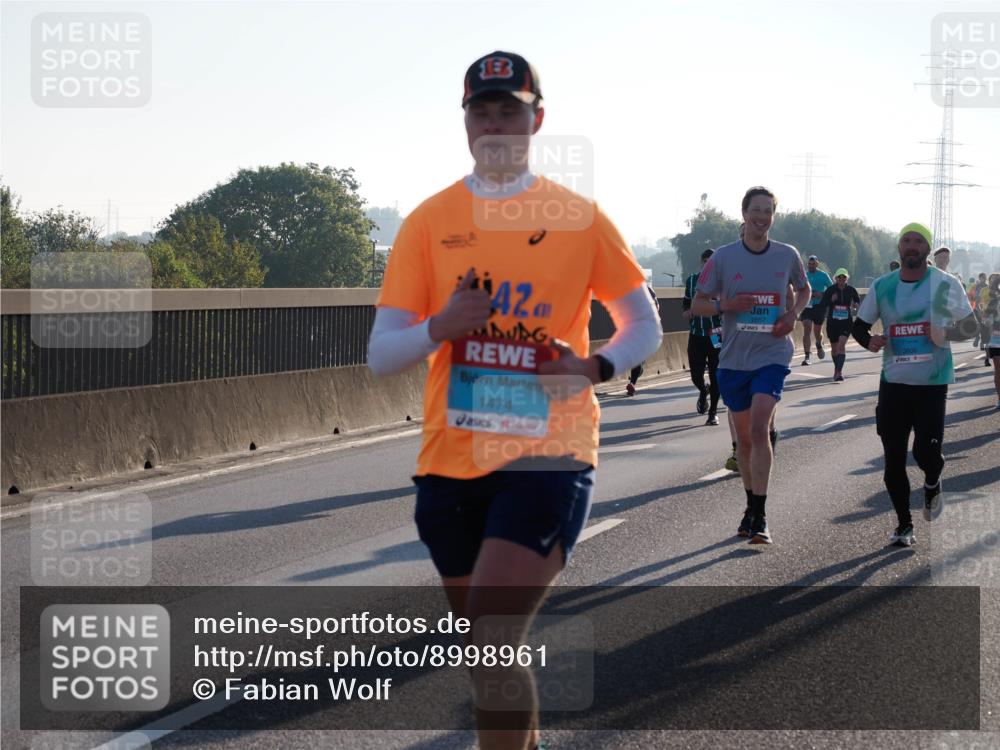03.10.2025 - Köhlbrandbrückenlauf Fabian Wolf http://msf.ph/oto/8998961 03.10.2025 09:16:19 Position 3 42, 1474, 2857, 3806 meine-sportfotos.de