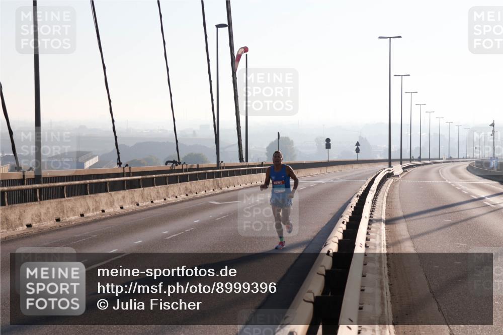 03.10.2025 - Köhlbrandbrückenlauf Julia Fischer http://msf.ph/oto/8999396 03.10.2025 09:14:49 Position 1  meine-sportfotos.de