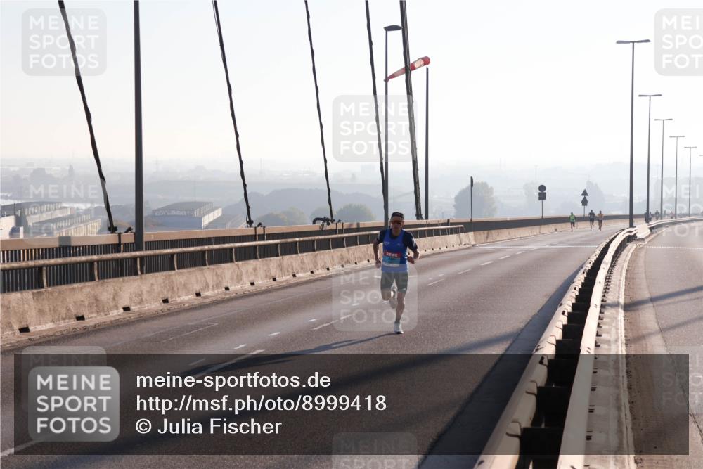 03.10.2025 - Köhlbrandbrückenlauf Julia Fischer http://msf.ph/oto/8999418 03.10.2025 09:15:37 Position 1  meine-sportfotos.de