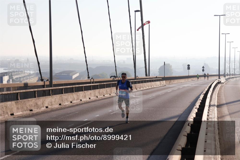 03.10.2025 - Köhlbrandbrückenlauf Julia Fischer http://msf.ph/oto/8999421 03.10.2025 09:15:37 Position 1  meine-sportfotos.de