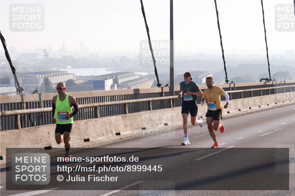 03.10.2025 - Köhlbrandbrückenlauf Julia Fischer http://msf.ph/oto/8999445 03.10.2025 09:16:03 Position 1  meine-sportfotos.de