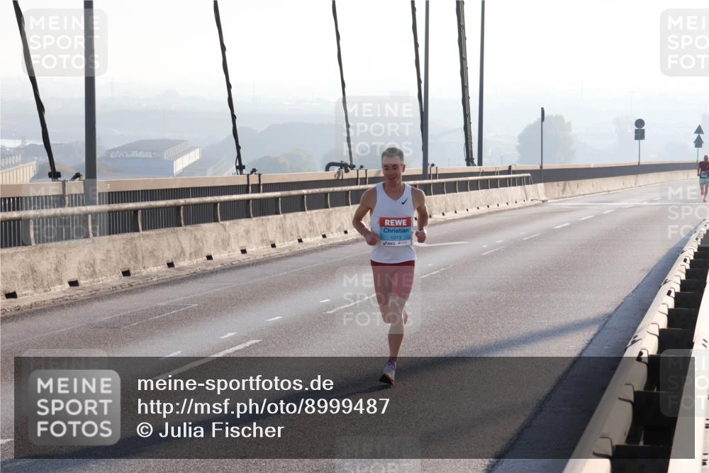03.10.2025 - Köhlbrandbrückenlauf Julia Fischer http://msf.ph/oto/8999487 03.10.2025 09:16:28 Position 1 1013 meine-sportfotos.de