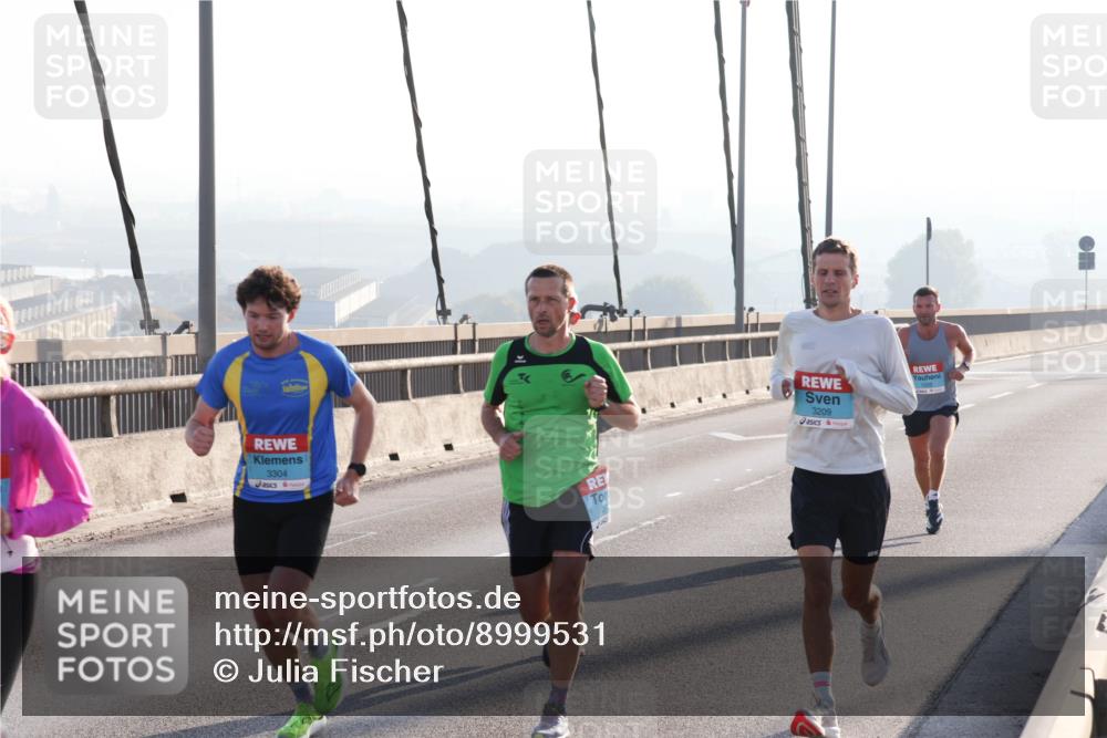 03.10.2025 - Köhlbrandbrückenlauf Julia Fischer http://msf.ph/oto/8999531 03.10.2025 09:17:33 Position 1 3304, 3209 meine-sportfotos.de