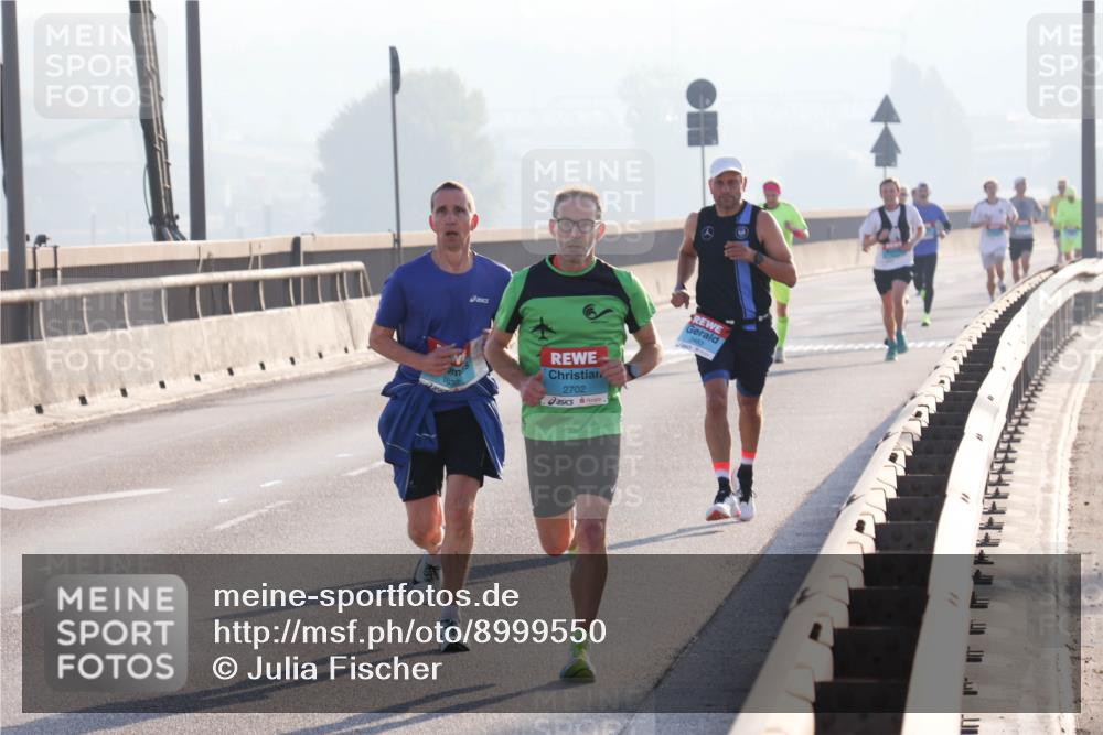 03.10.2025 - Köhlbrandbrückenlauf Julia Fischer http://msf.ph/oto/8999550 03.10.2025 09:17:44 Position 1 2702 meine-sportfotos.de