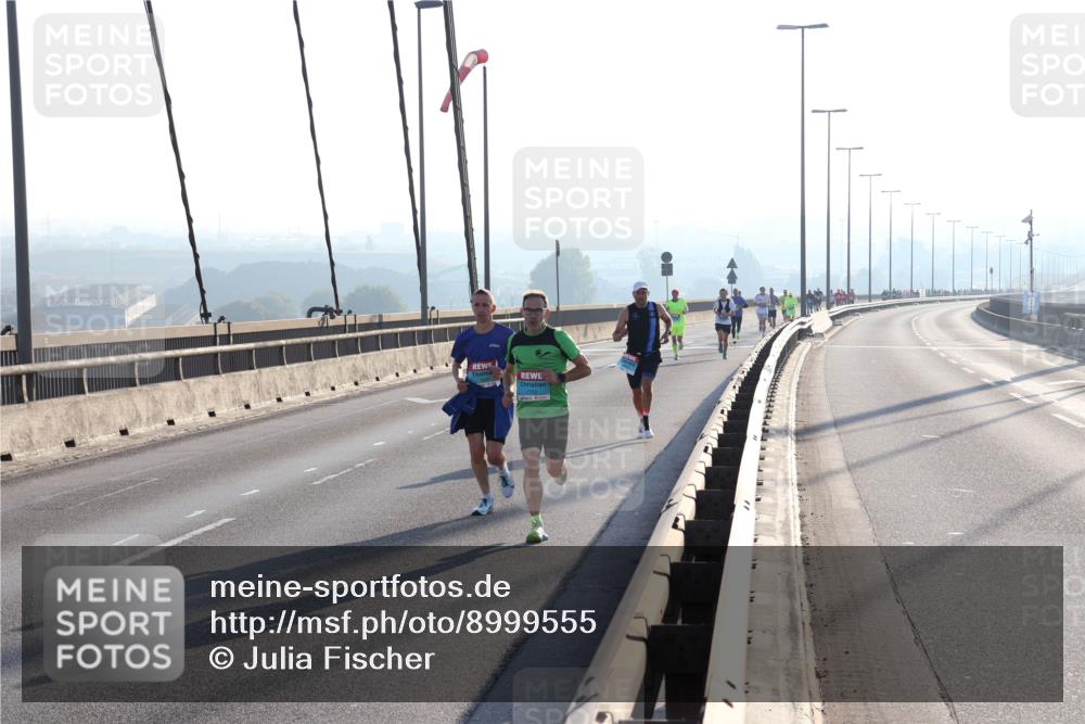 03.10.2025 - Köhlbrandbrückenlauf Julia Fischer http://msf.ph/oto/8999555 03.10.2025 09:17:46 Position 1  meine-sportfotos.de