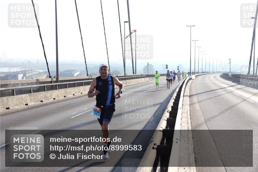 03.10.2025 - Köhlbrandbrückenlauf Julia Fischer http://msf.ph/oto/8999583 03.10.2025 09:17:51 Position 1  meine-sportfotos.de
