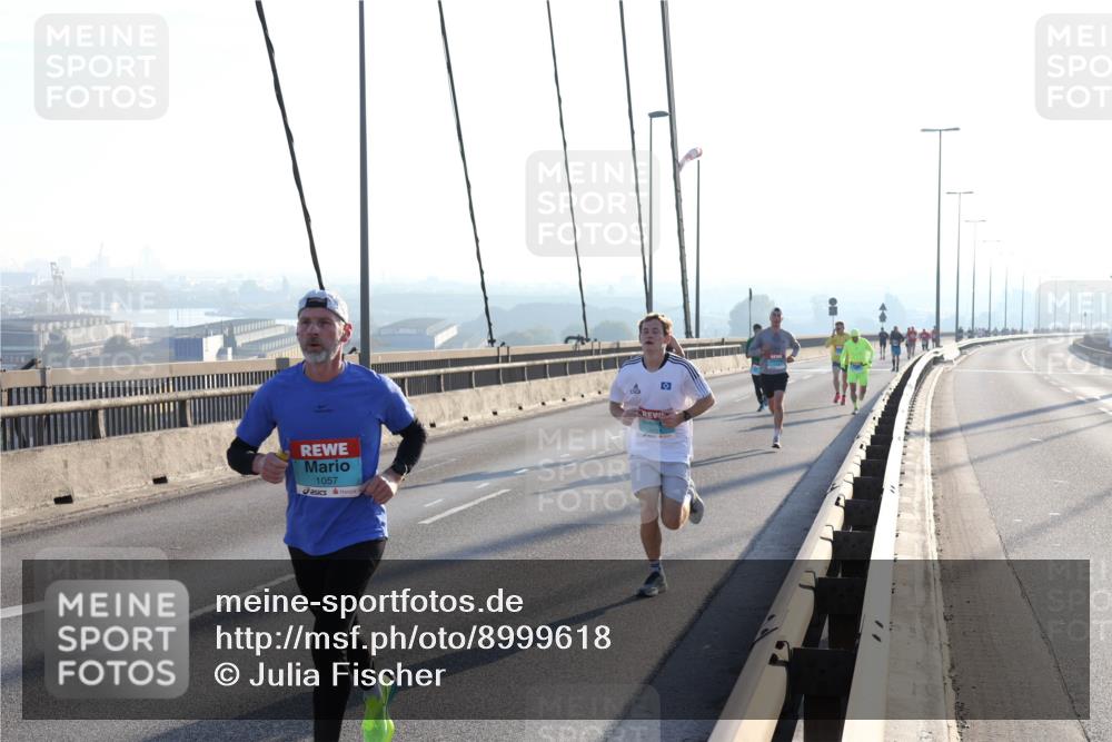 03.10.2025 - Köhlbrandbrückenlauf Julia Fischer http://msf.ph/oto/8999618 03.10.2025 09:18:04 Position 1 1057 meine-sportfotos.de