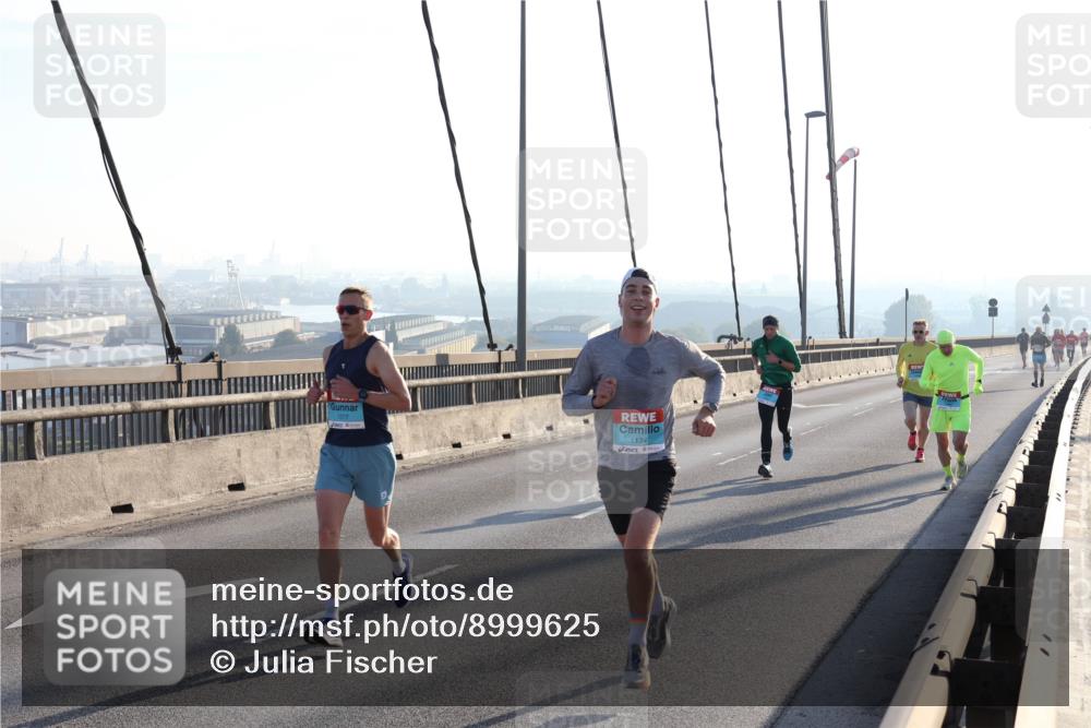 03.10.2025 - Köhlbrandbrückenlauf Julia Fischer http://msf.ph/oto/8999625 03.10.2025 09:18:08 Position 1 1174 meine-sportfotos.de