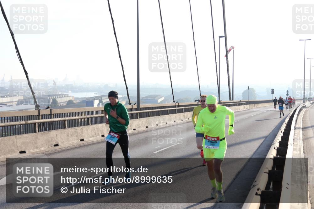 03.10.2025 - Köhlbrandbrückenlauf Julia Fischer http://msf.ph/oto/8999635 03.10.2025 09:18:11 Position 1 3460 meine-sportfotos.de