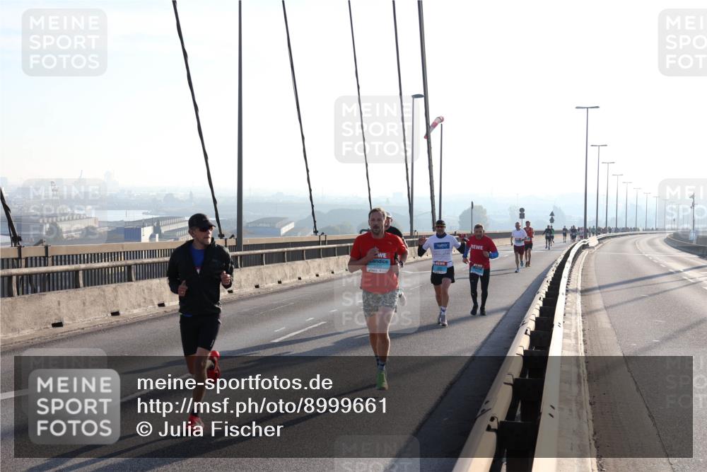 03.10.2025 - Köhlbrandbrückenlauf Julia Fischer http://msf.ph/oto/8999661 03.10.2025 09:18:25 Position 1  meine-sportfotos.de
