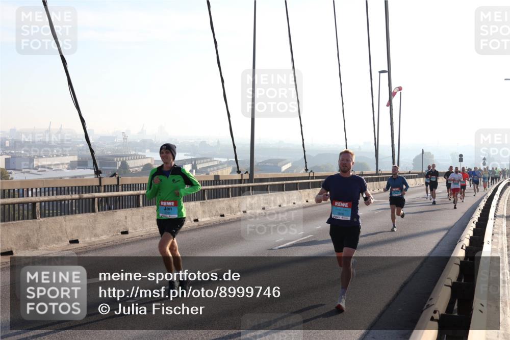 03.10.2025 - Köhlbrandbrückenlauf Julia Fischer http://msf.ph/oto/8999746 03.10.2025 09:18:47 Position 1  meine-sportfotos.de