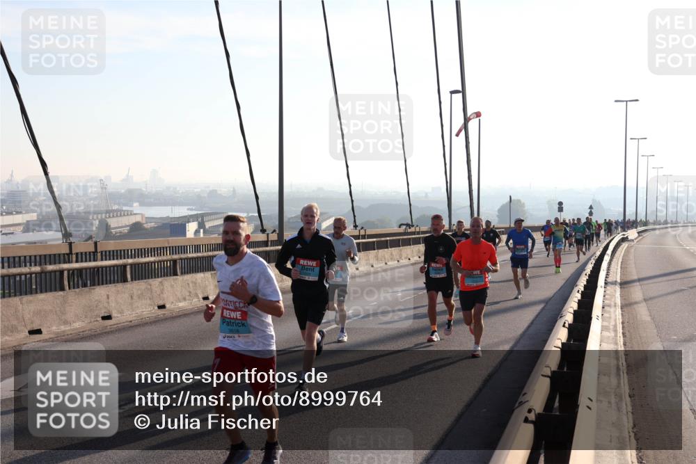 03.10.2025 - Köhlbrandbrückenlauf Julia Fischer http://msf.ph/oto/8999764 03.10.2025 09:18:54 Position 1 3618 meine-sportfotos.de