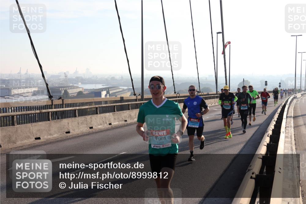 03.10.2025 - Köhlbrandbrückenlauf Julia Fischer http://msf.ph/oto/8999812 03.10.2025 09:19:04 Position 1 1268 meine-sportfotos.de