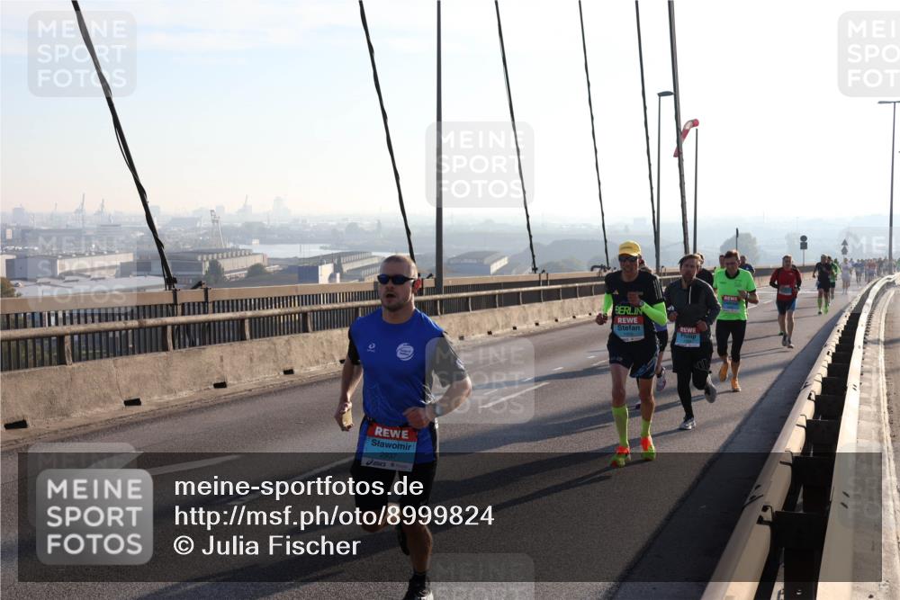 03.10.2025 - Köhlbrandbrückenlauf Julia Fischer http://msf.ph/oto/8999824 03.10.2025 09:19:05 Position 1 2937 meine-sportfotos.de