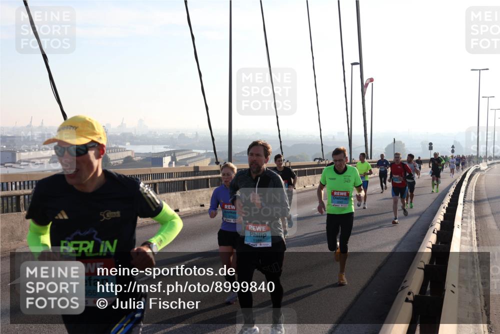 03.10.2025 - Köhlbrandbrückenlauf Julia Fischer http://msf.ph/oto/8999840 03.10.2025 09:19:07 Position 1 2, 5, 1055, 3704, 1184, 00 meine-sportfotos.de