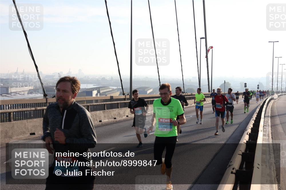 03.10.2025 - Köhlbrandbrückenlauf Julia Fischer http://msf.ph/oto/8999847 03.10.2025 09:19:08 Position 1 1184, 3262, 4 meine-sportfotos.de
