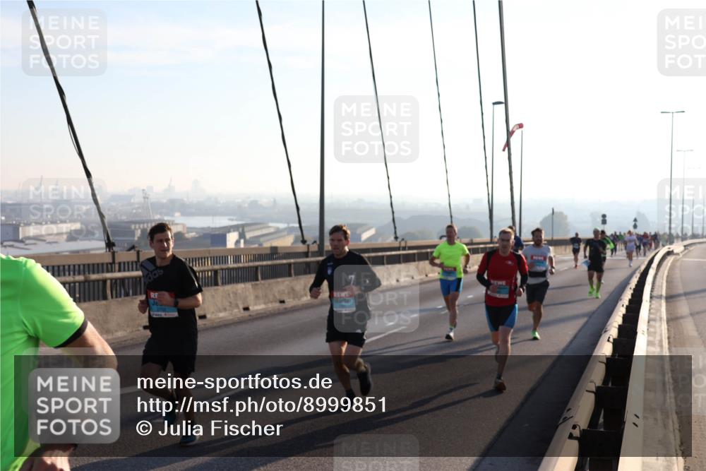 03.10.2025 - Köhlbrandbrückenlauf Julia Fischer http://msf.ph/oto/8999851 03.10.2025 09:19:09 Position 1  meine-sportfotos.de
