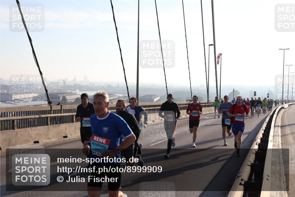 03.10.2025 - Köhlbrandbrückenlauf Julia Fischer http://msf.ph/oto/8999909 03.10.2025 09:19:26 Position 1 3078 meine-sportfotos.de