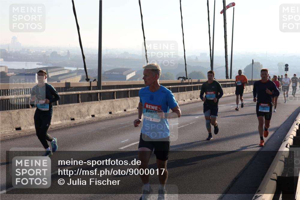 03.10.2025 - Köhlbrandbrückenlauf Julia Fischer http://msf.ph/oto/9000017 03.10.2025 09:19:55 Position 1 1027, 1030 meine-sportfotos.de