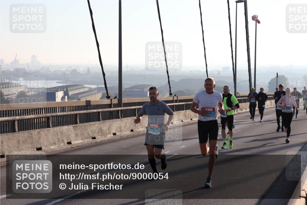 03.10.2025 - Köhlbrandbrückenlauf Julia Fischer http://msf.ph/oto/9000054 03.10.2025 09:20:04 Position 1 1048 meine-sportfotos.de