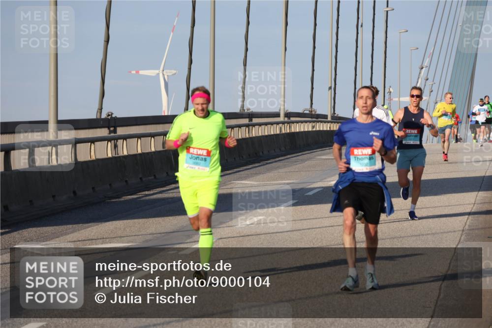 03.10.2025 - Köhlbrandbrückenlauf Julia Fischer http://msf.ph/oto/9000104 03.10.2025 09:33:38 Position 2 3082 meine-sportfotos.de
