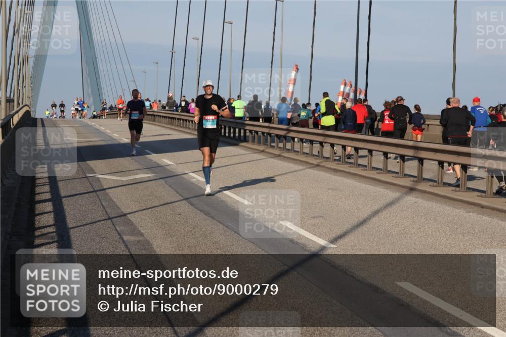 03.10.2025 - Köhlbrandbrückenlauf Julia Fischer http://msf.ph/oto/9000279 03.10.2025 09:34:28 Position 2  meine-sportfotos.de